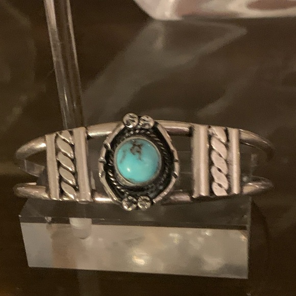 Navajo Turquoise Cuff - Picture 1 of 7